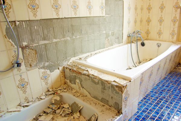 Bathtub Demolition in Houma